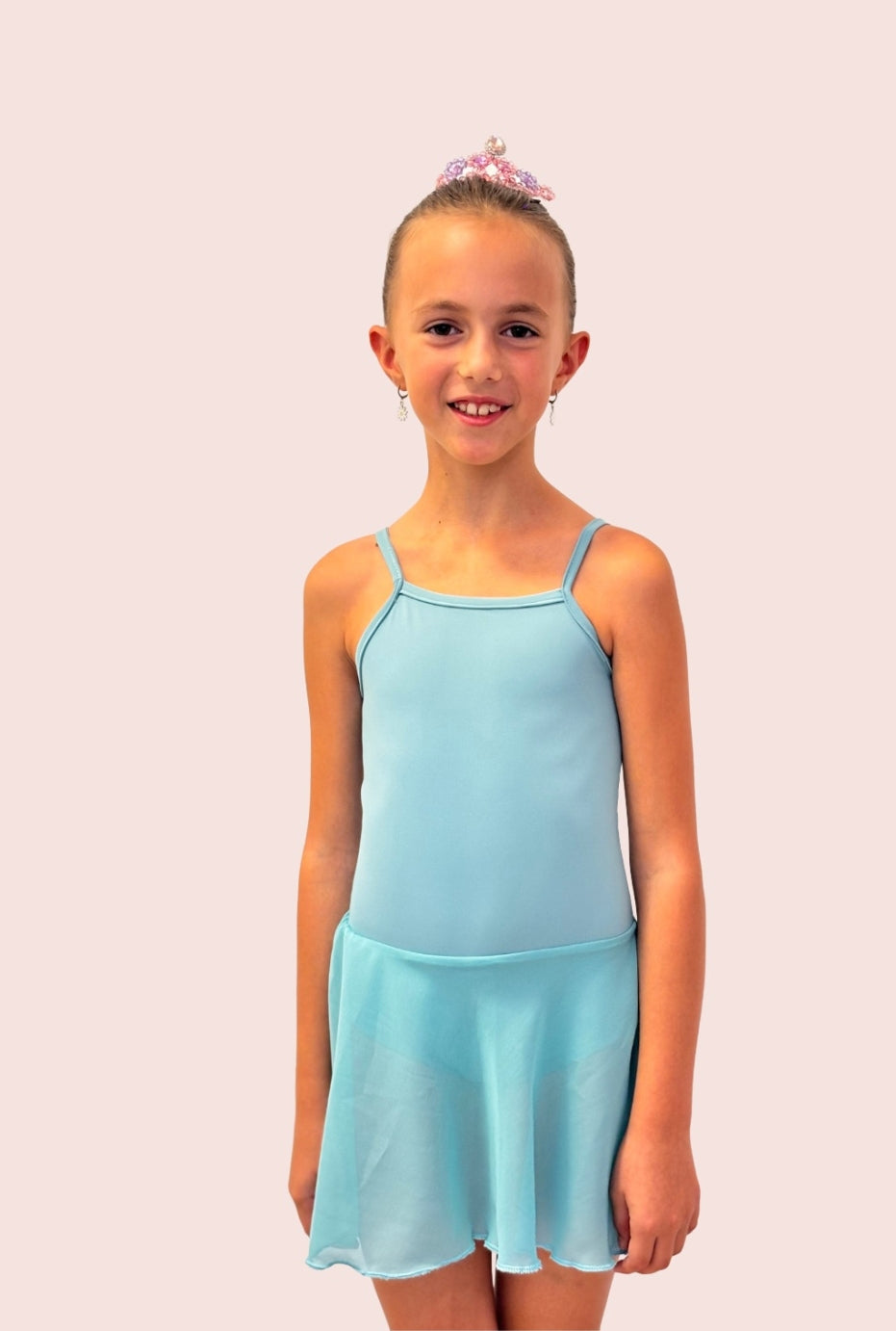 Трико со прерамки и сукњичка