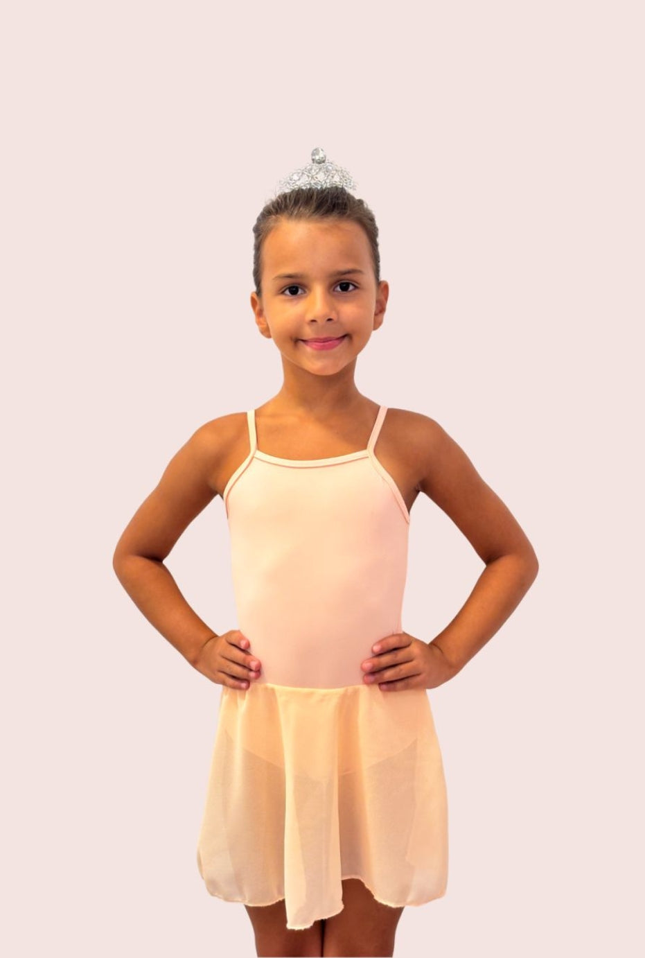 Трико со прерамки и сукњичка