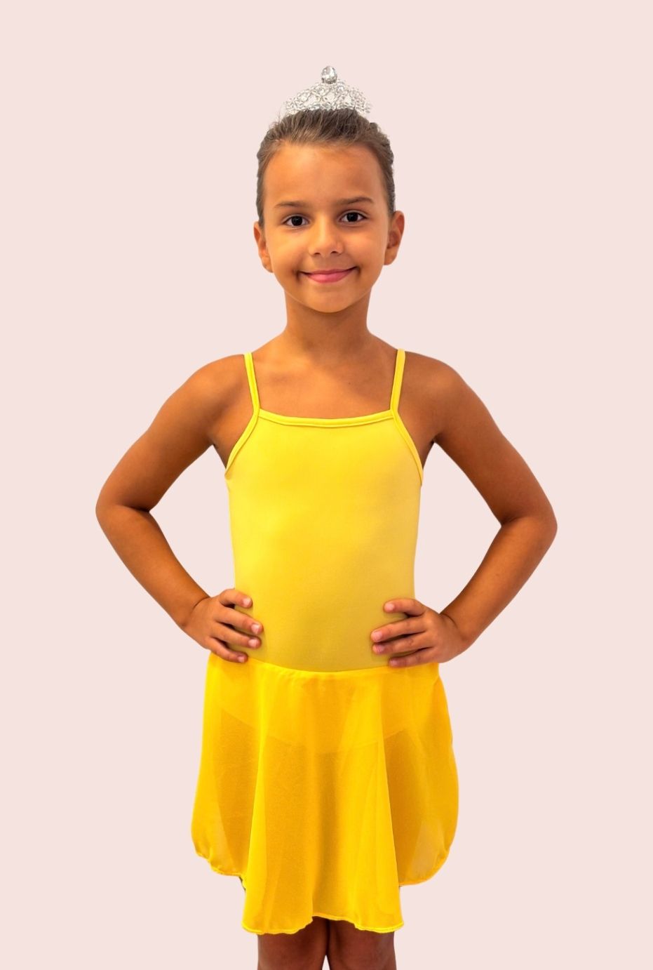 Трико со прерамки и сукњичка